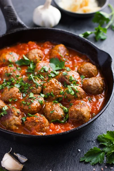 Beef meatballs with tomato sauce — Stock Photo, Image