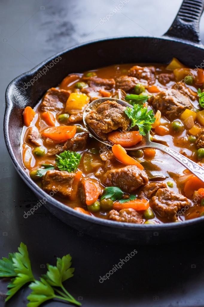 stoofpotje rundvlees met groenten stoofpotje rundvlees met groenten