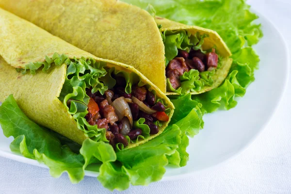 Tortilla wraps with vegetables — Stock Photo, Image