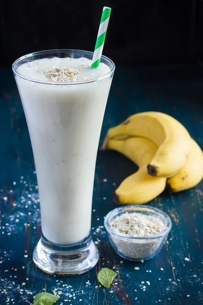 Batido de leite de banana fresco — Fotografia de Stock