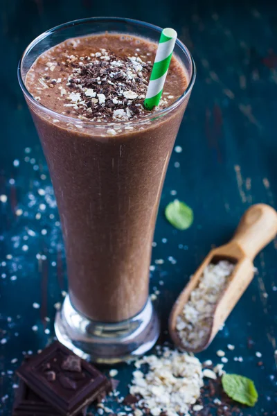 Chocolade melk smothie met Haver vlokken — Stockfoto