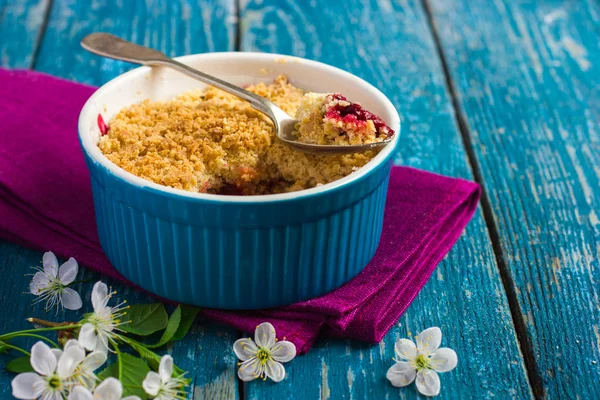 Pflaumen zerbröseln Kuchen — Stockfoto