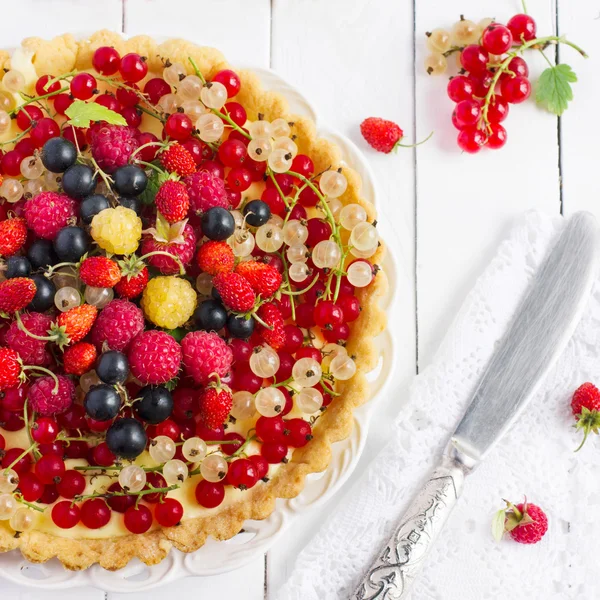Tart with fresh berries — Stock Photo, Image