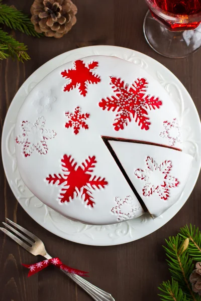 Pastel de frutas tradicional en la mesa de Navidad — Foto de Stock