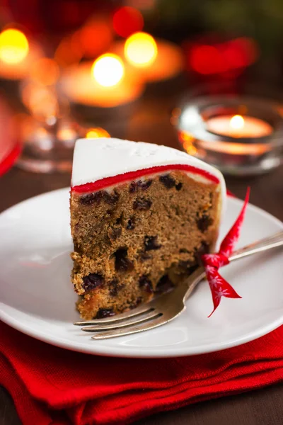 Pastel de frutas tradicional en la mesa de Navidad —  Fotos de Stock