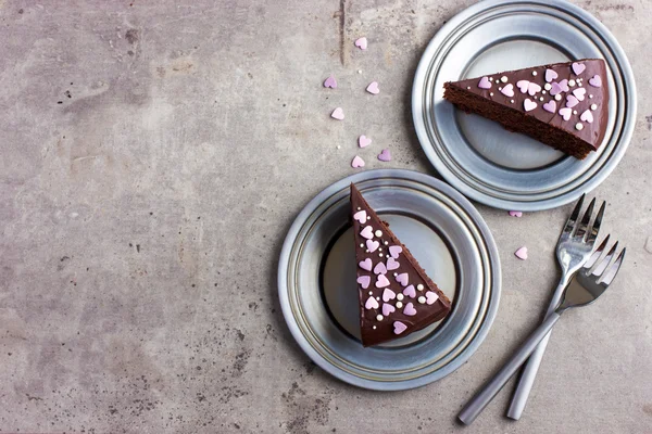 Čokoládový dort pro romantickou večeři na Valentýna — Stock fotografie