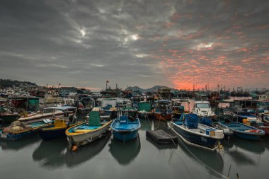 Hong Kong, Cheung Chau 'da inanılmaz bir gün batımı.