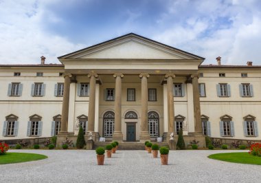 Eski İtalyan villası