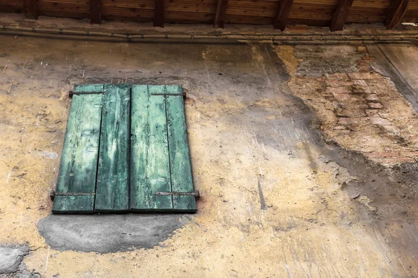 Old wall with window — Stock Photo, Image