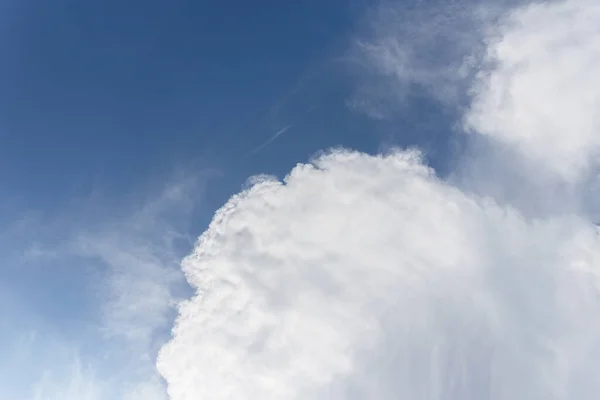 Nuvole Bianche Grigie Con Sfondo Cielo Blu Copia Spazio — Foto Stock