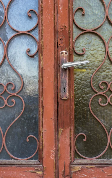 ประตูไม้เก่าแก่ — ภาพถ่ายสต็อก
