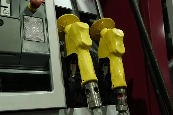 yellow pump gas pipe