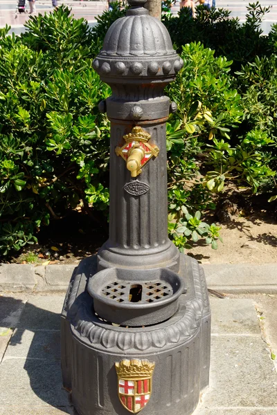 Fuente en Plaza Catalunya — Foto de Stock