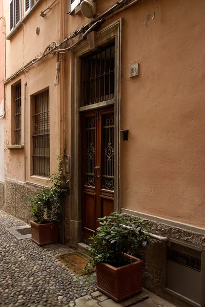 Huisvesting in de historische stad van Pavia — Stockfoto