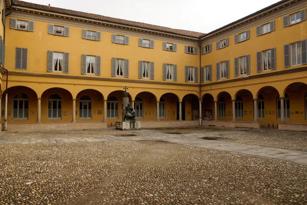 Courtyard of the University of Pavia — Stock Photo, Image