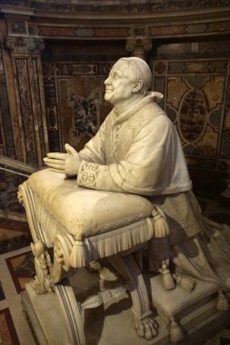 Sculpture of Pope Pius IX  clipart
