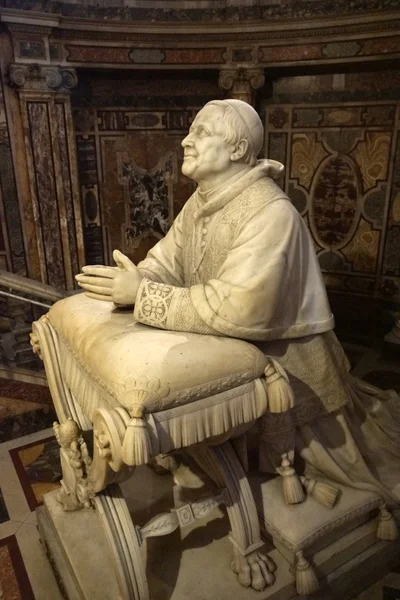 Скульптура Папи Пія IX — стокове фото