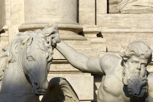 Trevi-Brunnen in Rom — Stockfoto