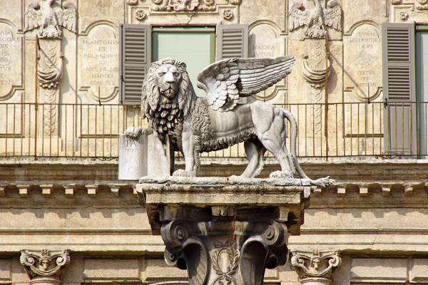 Okřídlený lev v Verona — Stock fotografie