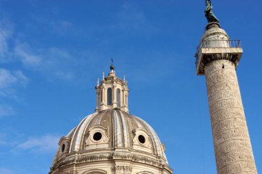 Roma (İtalya). Trajan 'ın Roma' daki Santa Maria de Loreto Kilisesi 'nin yanındaki sütunu.