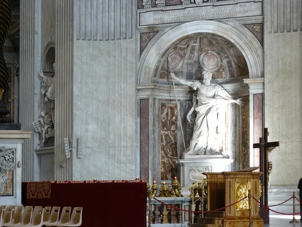 梵蒂冈 意大利 梵蒂冈圣彼得大教堂内的圣朗尼努斯雕塑 — 图库照片