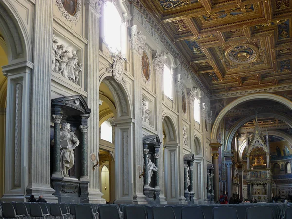 意大利 罗马圣约翰拉特兰大教堂的内部 — 图库照片