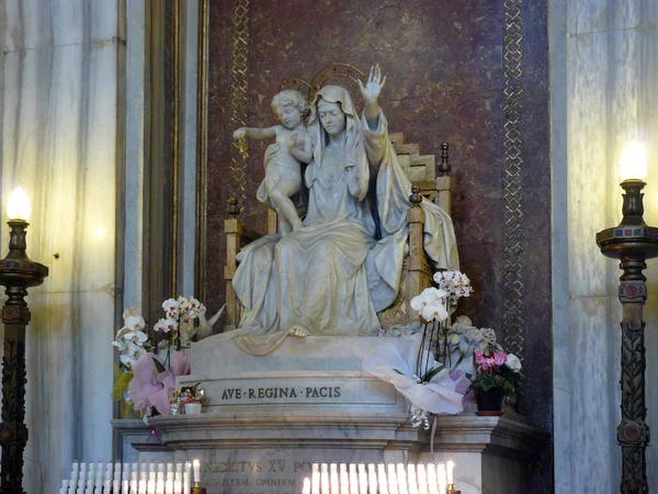 Roma Italia Escultura Mármol Virgen María Dentro Basílica Santa Maria — Foto de Stock
