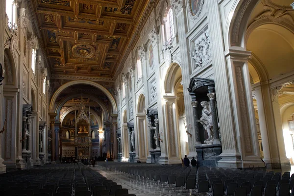 意大利 罗马市圣约翰拉特兰大教堂的内部 — 图库照片