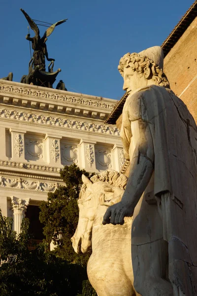 Řím Itálie Socha Hlavním Městě Cordonata Města Říma — Stock fotografie