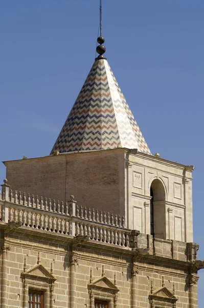 Sewilla Hiszpania Detale Architektoniczne Zewnętrznej Fasadzie Parlamentu Andaluzji Sewilli — Zdjęcie stockowe