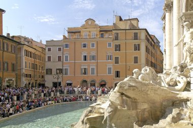 Fontana di Trevi Roma'nın tarihi merkezi