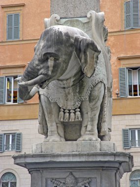 Piazza della Minerva'nın tarihi şehir merkezi Roma Bernini'nin fil.