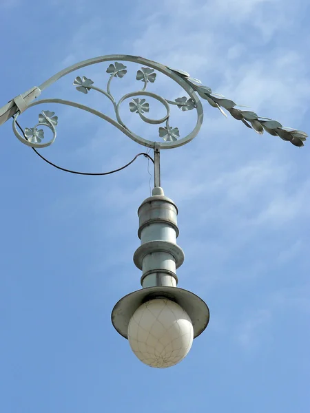 Lamppost on the ride Lluis Companys in Barcelona — Stock Photo, Image