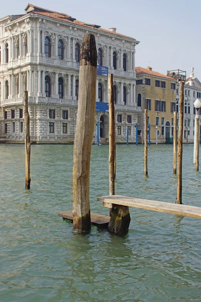 Mooring in the Grand Canal in Venice — Stock Photo, Image