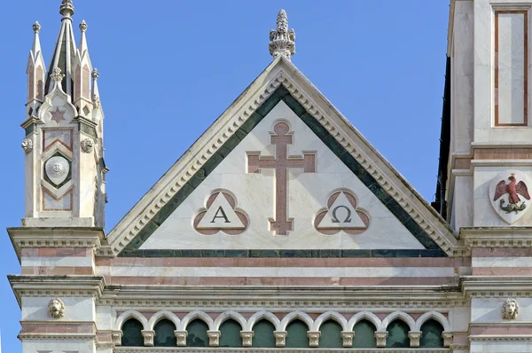 Detalhe arquitetônico da igreja de Santa Croce no centro histórico de Florença — Fotografia de Stock