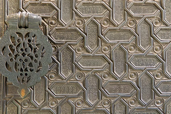 Detail einer der Türen im Patio de los naranjos in der Kathedrale von Sevilla — Stockfoto