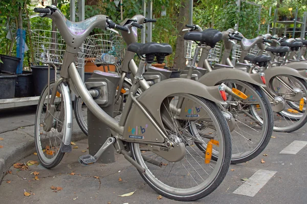 Fahrräder auf dem ile de la cite in der stadt paris — Stockfoto