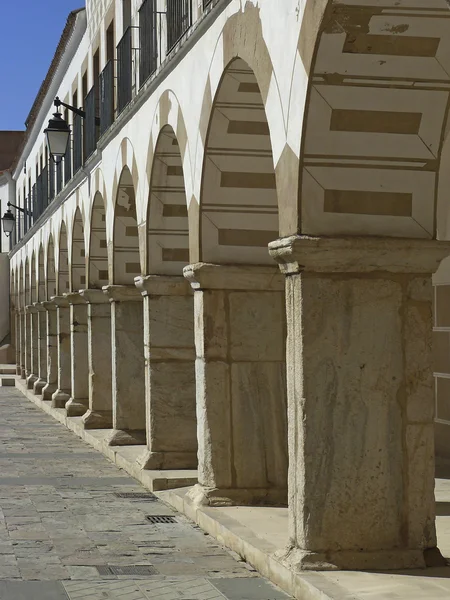 Detalhe arquitetônico da arcada na cidade Plaza Alta de Badajoz — Fotografia de Stock