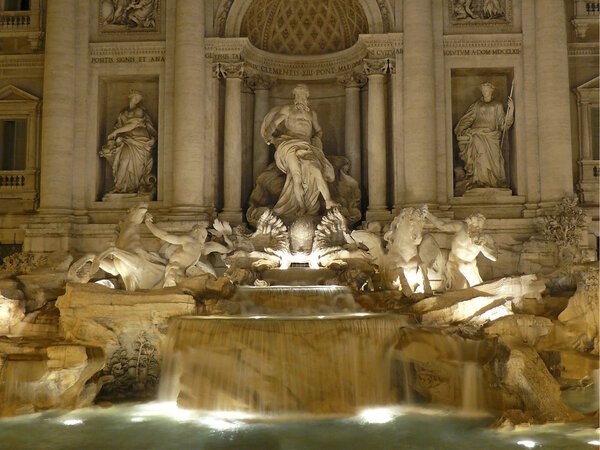 Night view of the Trevi Fountain
