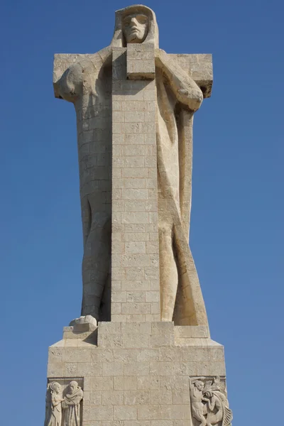 Specificera av monumentet till tro discovereren — Stockfoto