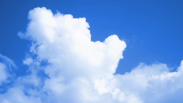 Czas upływa z kolorowym pięknym niebem z chmurami tła — Wideo stockowe