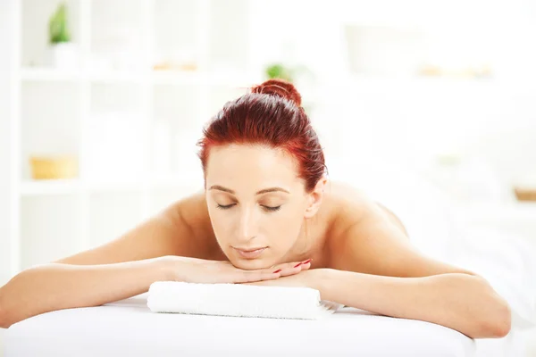 Woman lying in spa — Stock Photo, Image