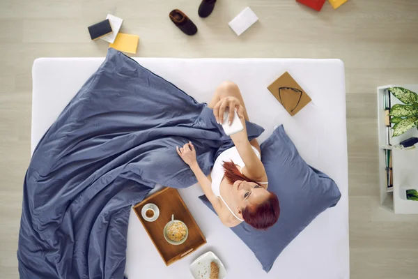 Woman making selfie — Stock Photo, Image