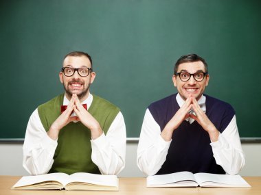 Erkek nerds memnun