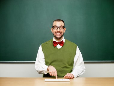 Düğmeye basmayı inek