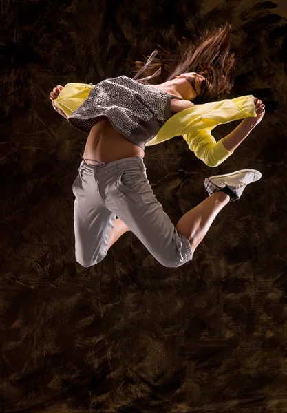 Teenage girl jumping — Stock Photo, Image