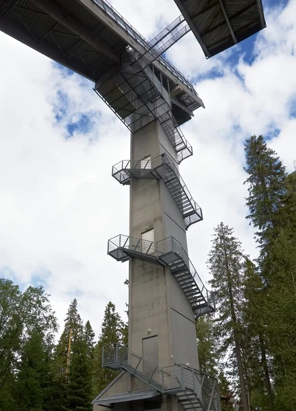 Puijo Ski Jumps en été. Kuopio est une ville, région Savonie du Nord, Finlande — Photo