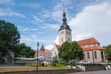Tallinn, Estonya, 16 Ağustos 2014: Niguliste Kilisesi ve Müzesi - 13. yüzyıl Lüteryen tapınağı 