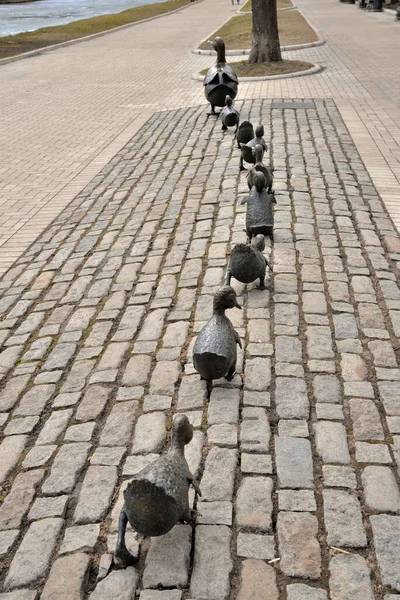 러시아 모스크바 러시아 2021 조각품 Make Way Ducklings 디비시 근처의 — 스톡 사진