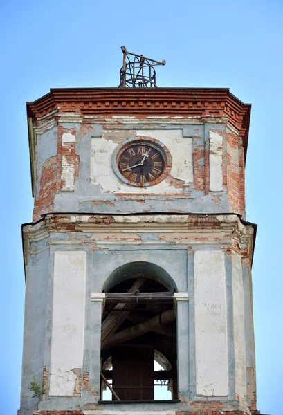 Antica Torre Campanaria Pietra Rovinata Con Orologio Pavlovsk Regione Voronezh — Foto Stock